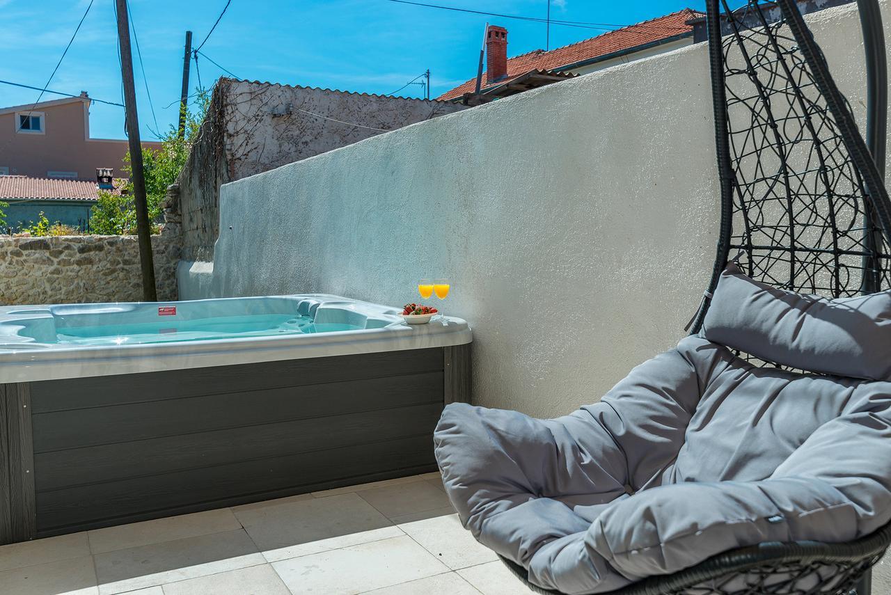 Villa Donato With Jacuzzi Zadar Extérieur photo
