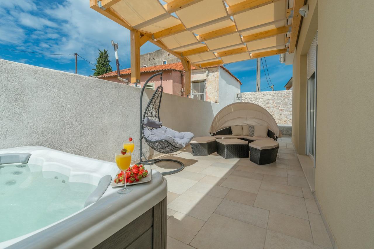 Villa Donato With Jacuzzi Zadar Extérieur photo