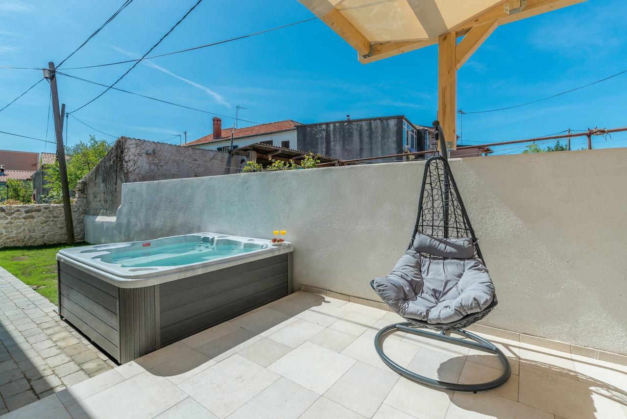 Villa Donato With Jacuzzi Zadar Extérieur photo